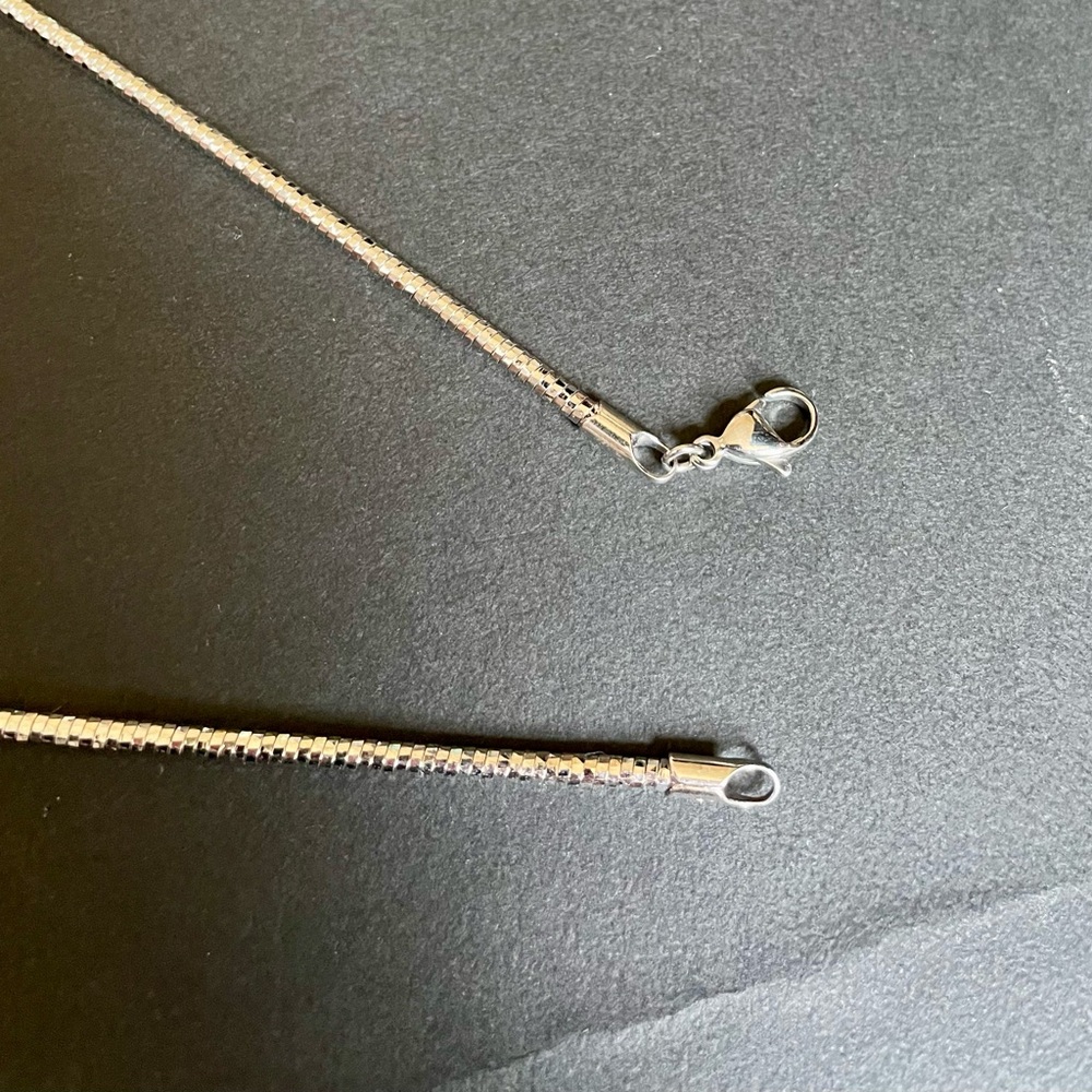 Omega style necklance - Picture 5 of 9
